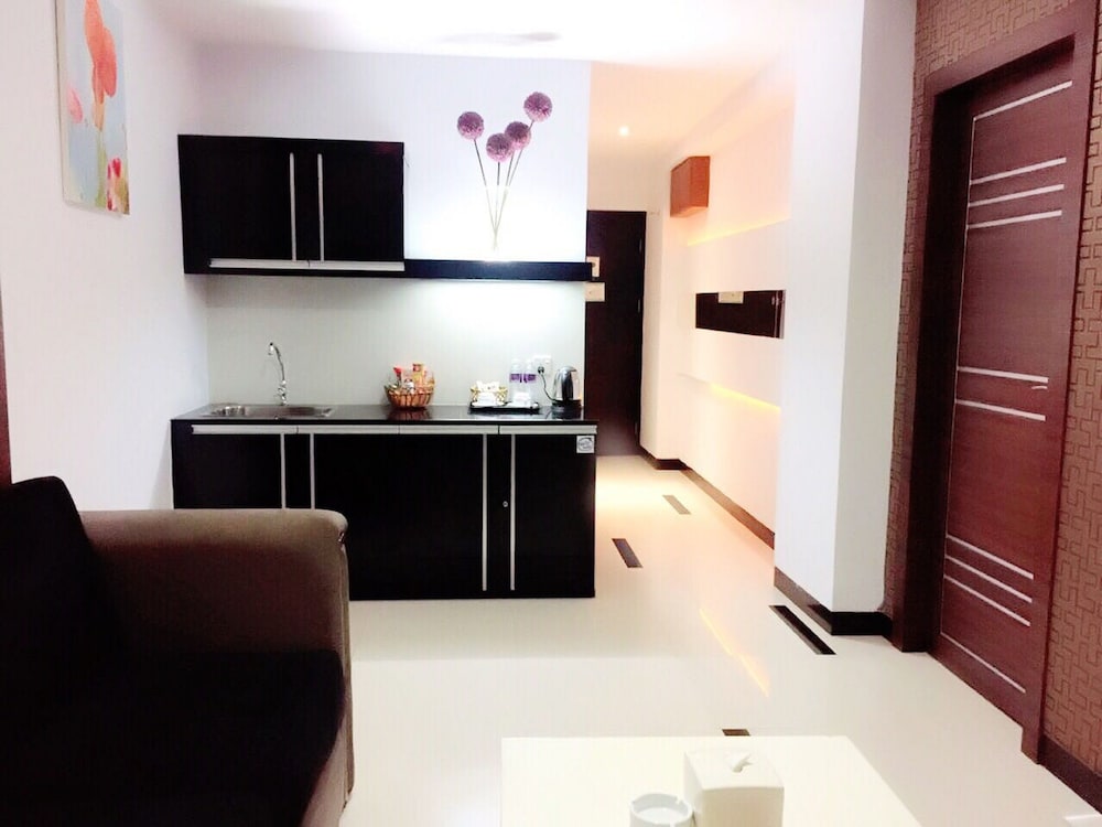 Executive Suite, 1 King Bed - Photo 5