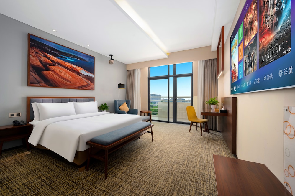 Executive Room With Balcony - 24 Hours Airport Transfer Service
