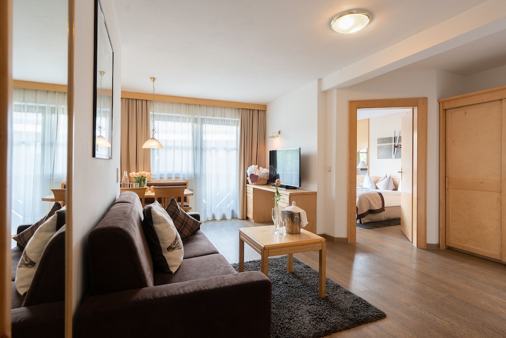 Apartment, 2 Bedrooms, Balcony photo 2