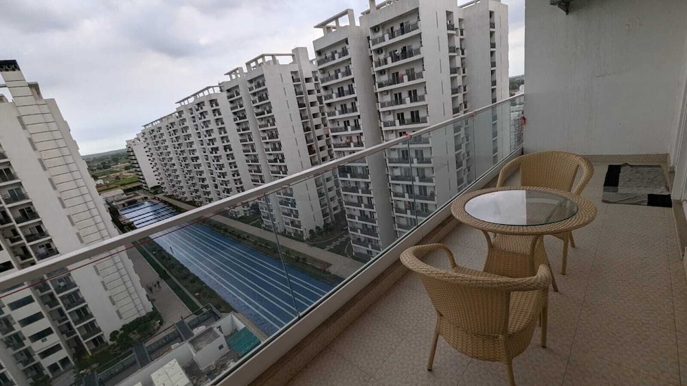1 BHK Flat Sohna Road