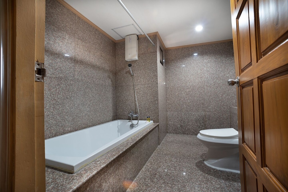 Deluxe Room, 1 Bedroom photo 2