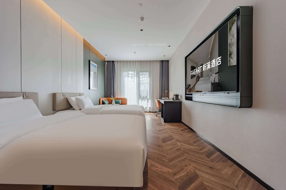 Deluxe Twin Room, City View