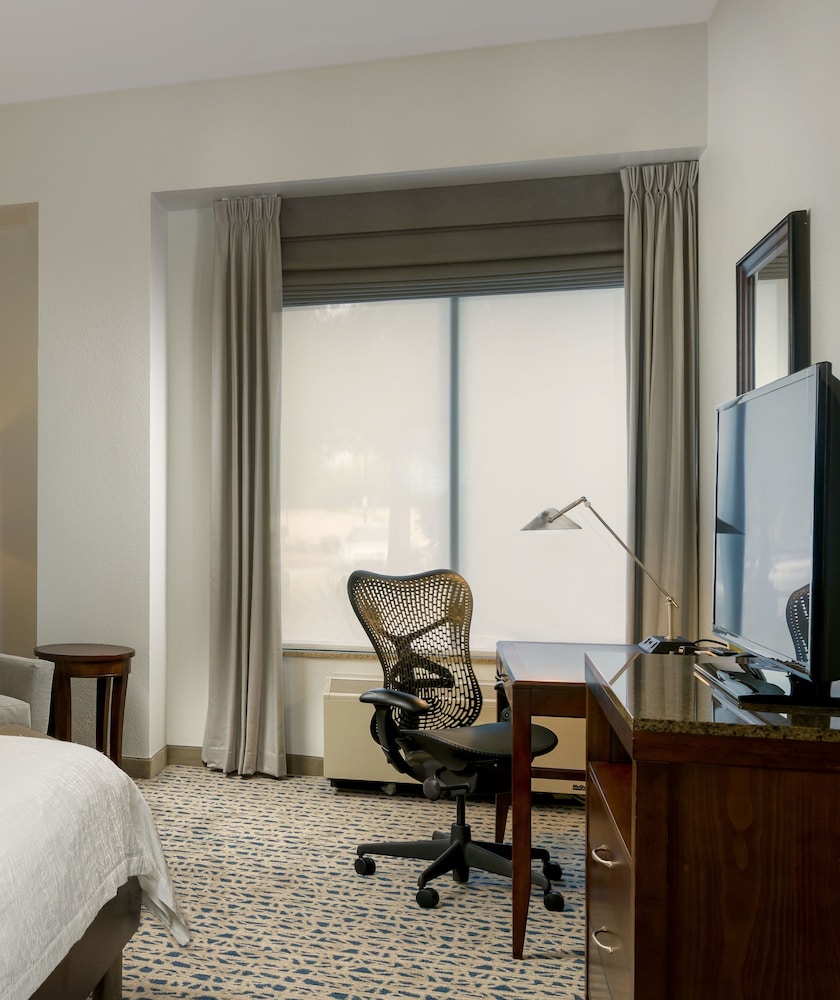 Room, 1 King Bed, Accessible (Roll-In Shower) - Photo 3