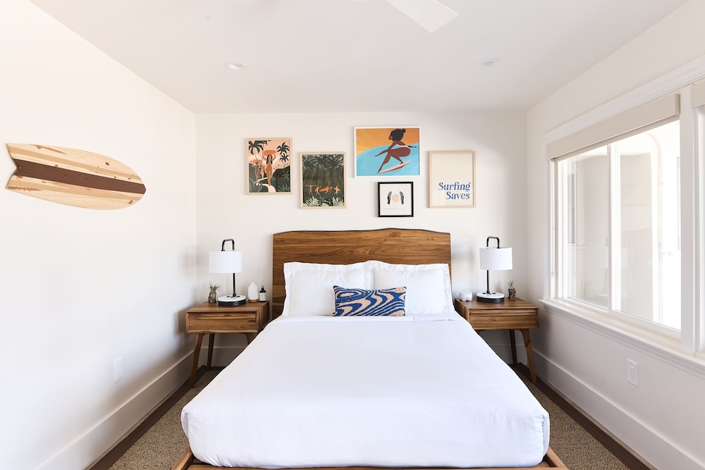Peaceful Queen Room with Bunk Beds photo 1