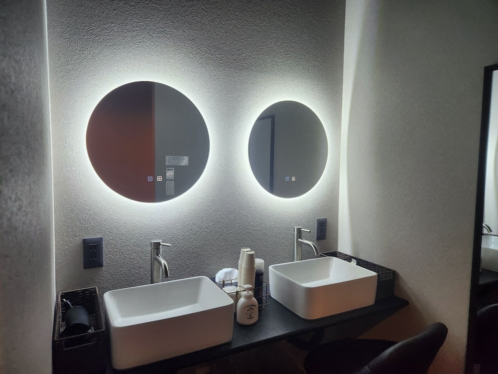 Standard Double Capsule Room Single Use, Non Smoking, Shared Bathroom - Photo 3
