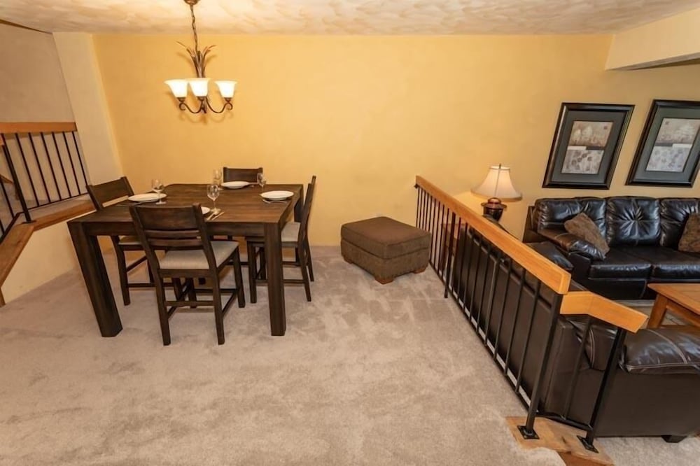 Condo, 2 Bedrooms photo 2
