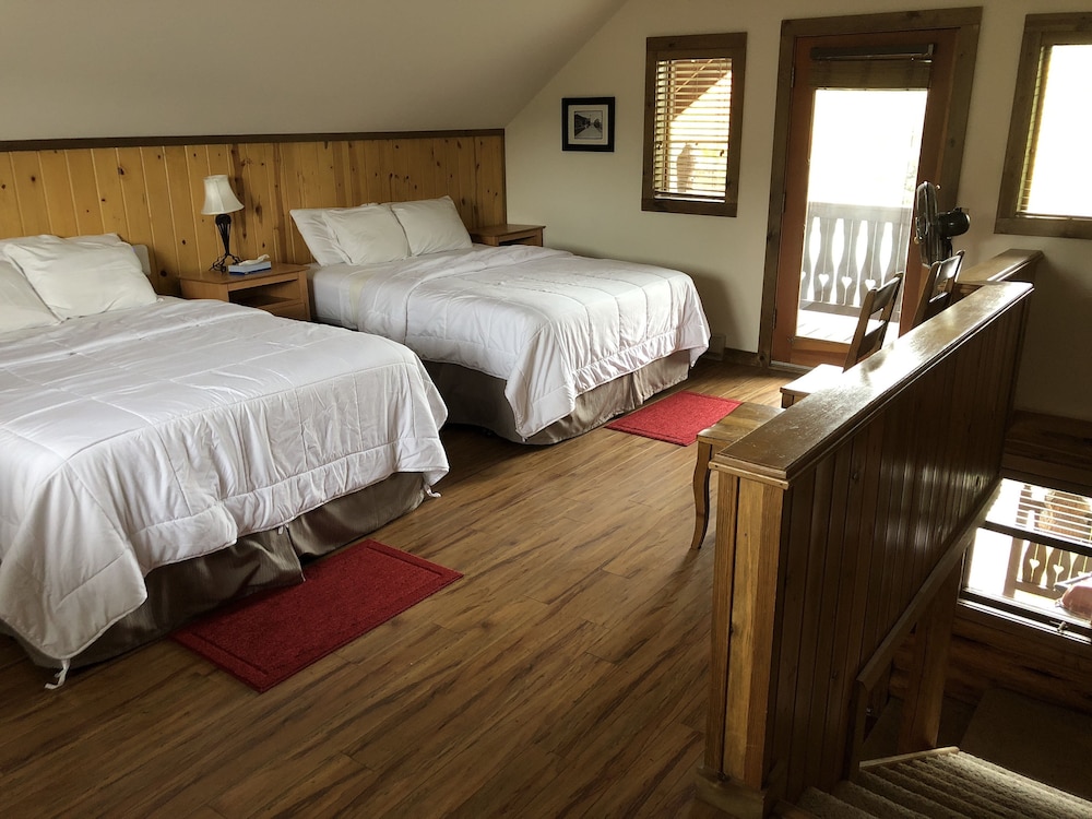 Two Bear Cabin