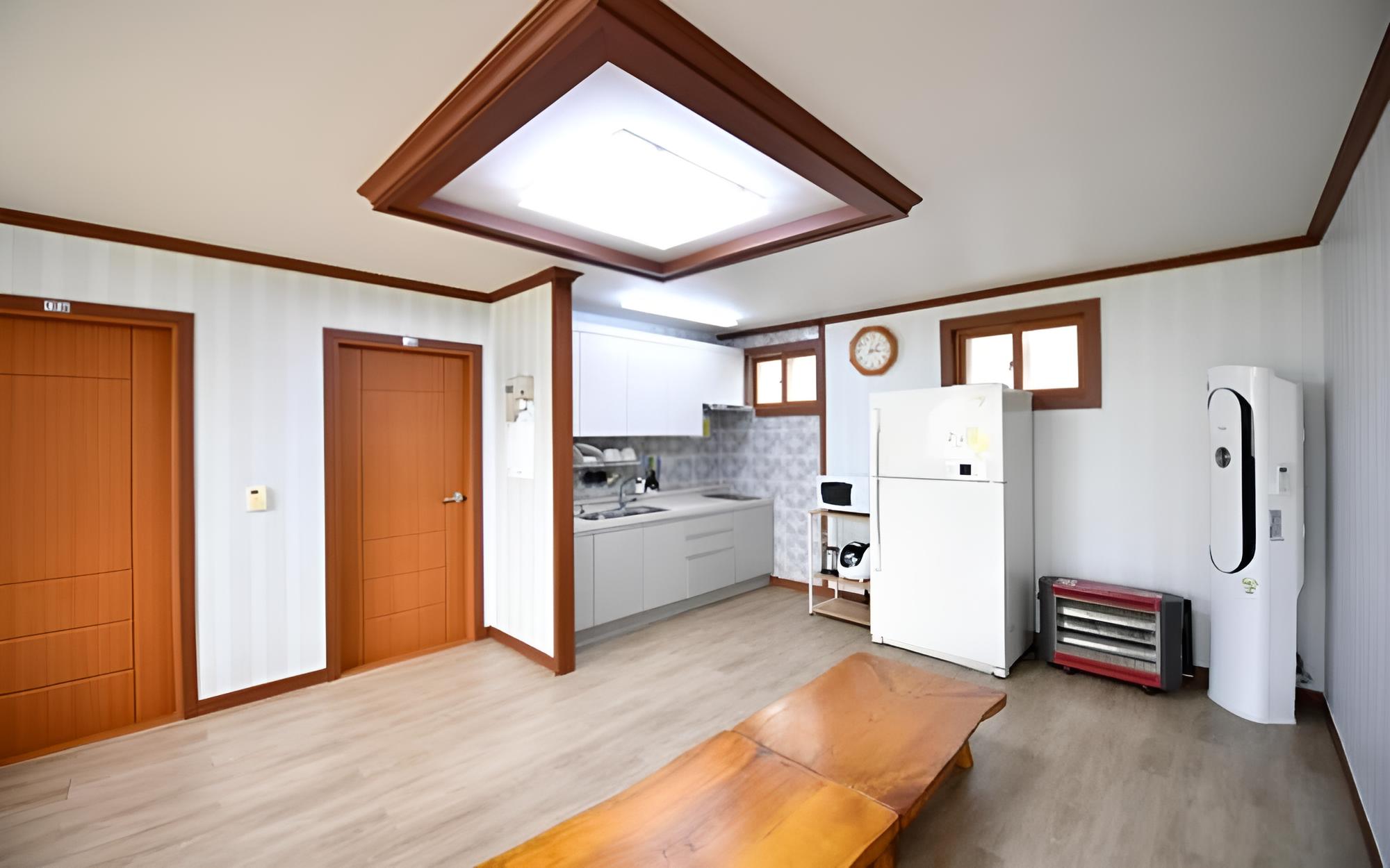 Room (Yellow (Ondol Unshared House)) photo 1