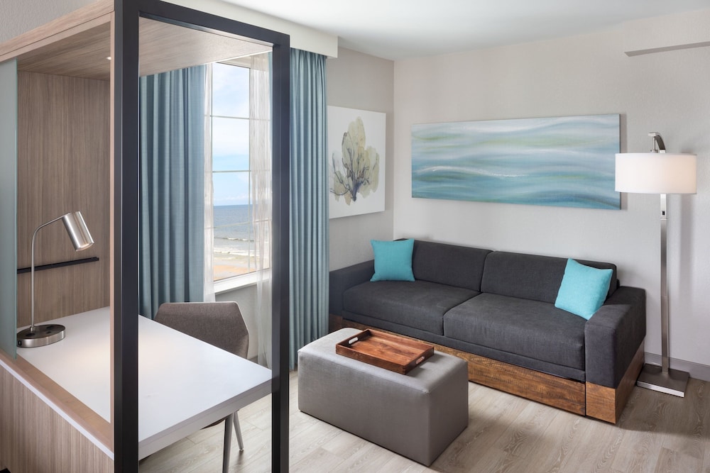 Suite, Multiple Beds (Mobility/Hearing Access, Transf Shwr) photo 3