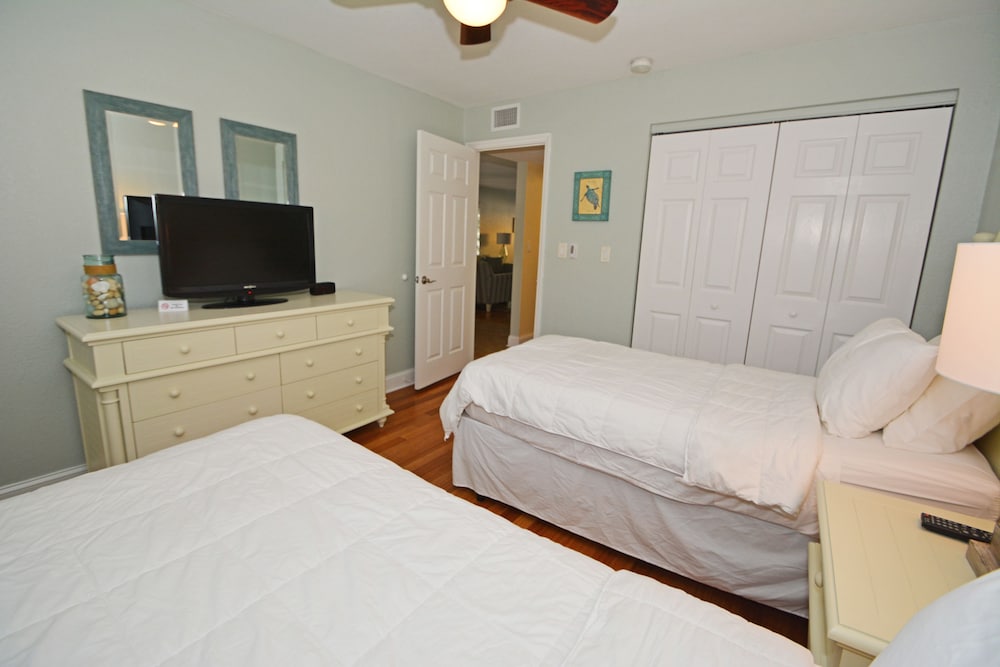 Condo, 2 Bedrooms, Kitchen