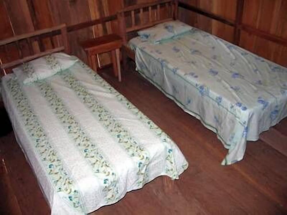 Basic Twin Room, 2 Twin Beds, Private Bathroom photo 2