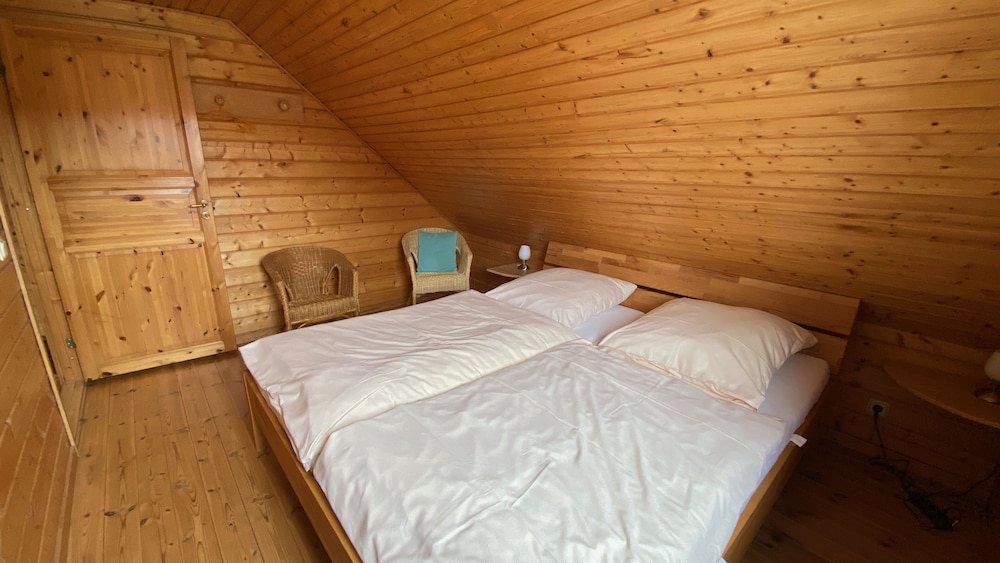 House, 2 Bedrooms, Patio
