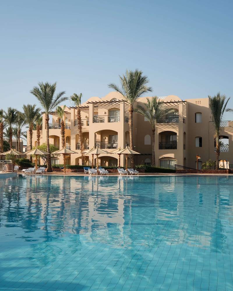 Superior Room, Pool View (Queen or Twin)