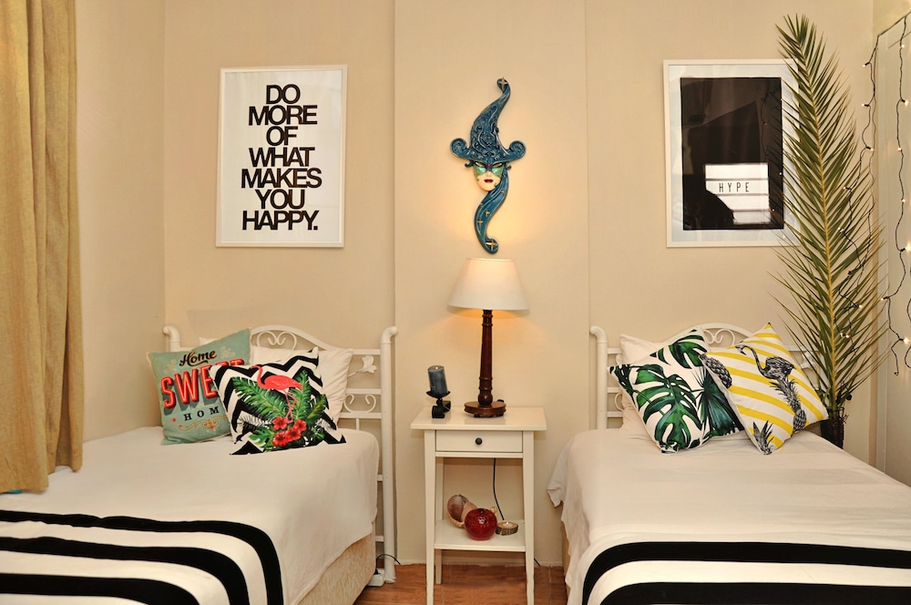 Economy Twin Room, 2 Twin Beds, Courtyard View