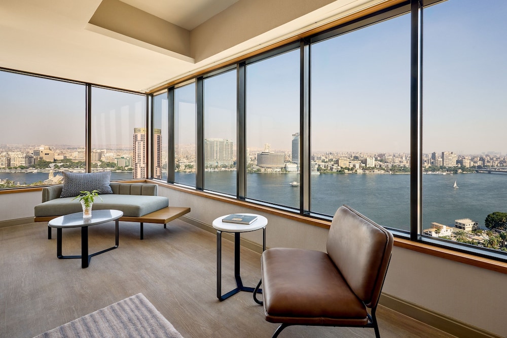 Panoramic Suite, 1 King Bed - Photo 6