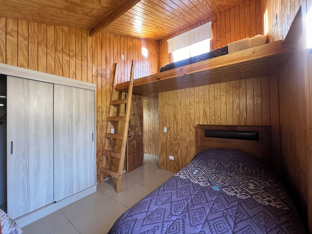 Cabin, 2 Bedrooms (02) photo 2