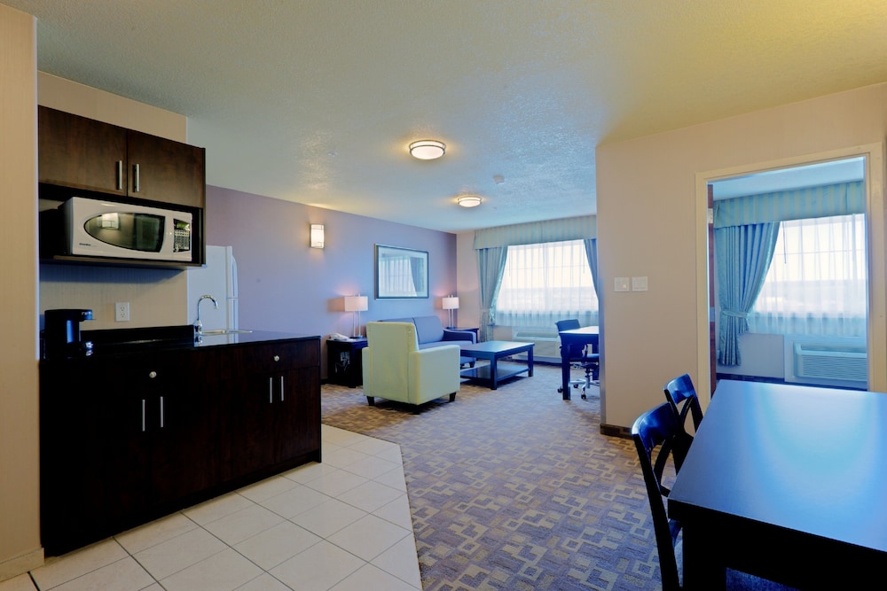 Suite, 1 Bedroom (Dining) photo 2