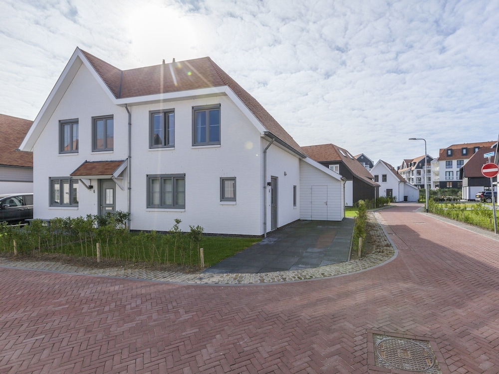 Villa photo 1