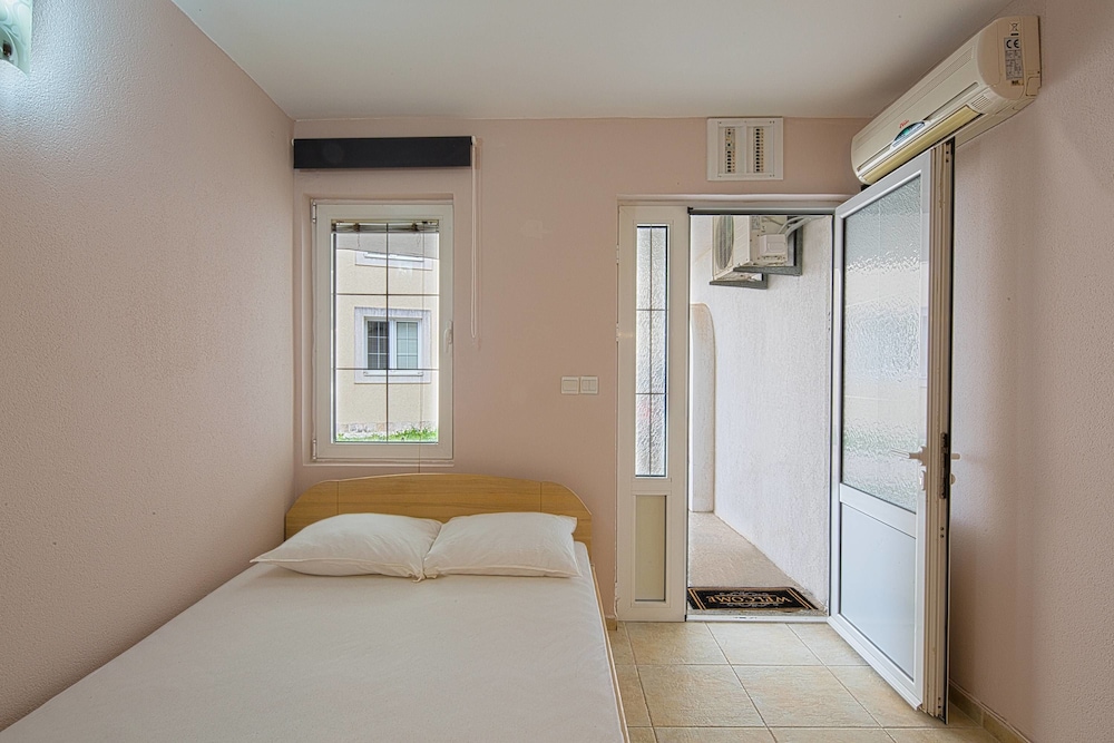 Comfort Studio Suite, Terrace, Garden View photo 2