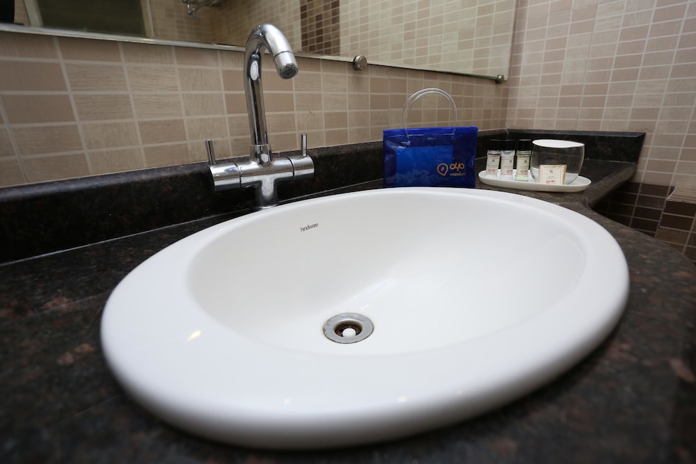 Standard Double Or Twin Room, 1 Bedroom, Private Bathroom photo 2