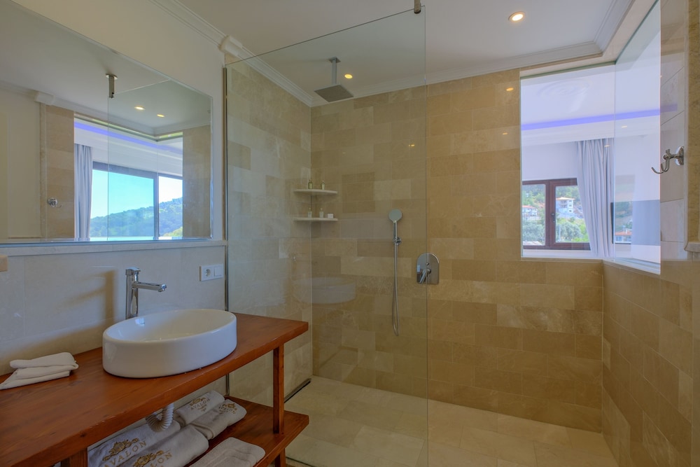 Family Room - Photo 7