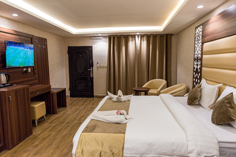 Junior Double or Twin Room, 2 Bedrooms