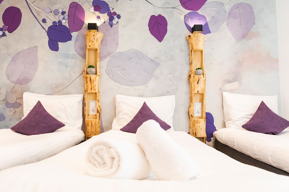 Standard Triple Room, 3 Twin Beds photo 2