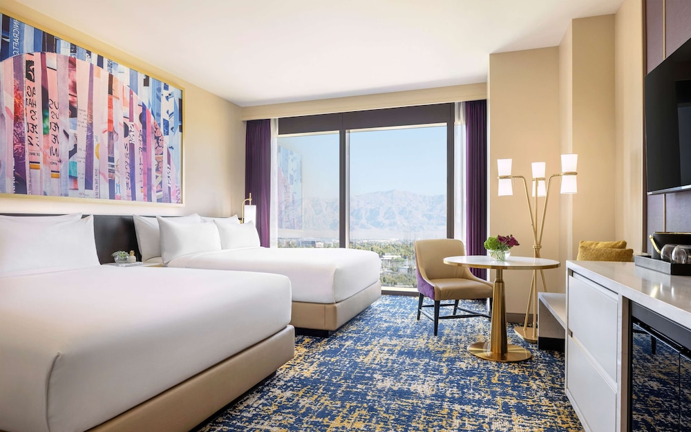 Deluxe Room, 2 Queen Beds, Hearing Accessible, City View