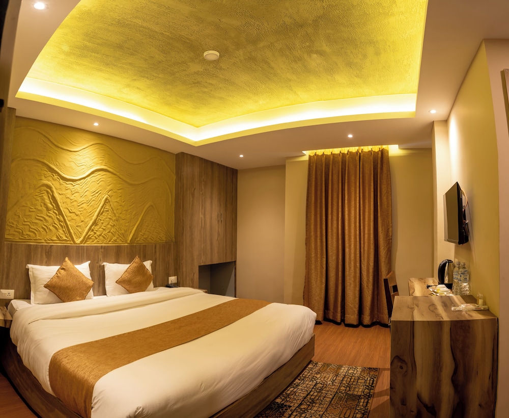 Deluxe Double Room, 1 Queen Bed, City View