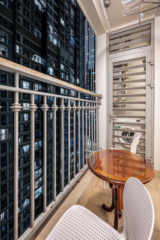 Premier Apartment, 1 Bedroom, Balcony, City View photo 2