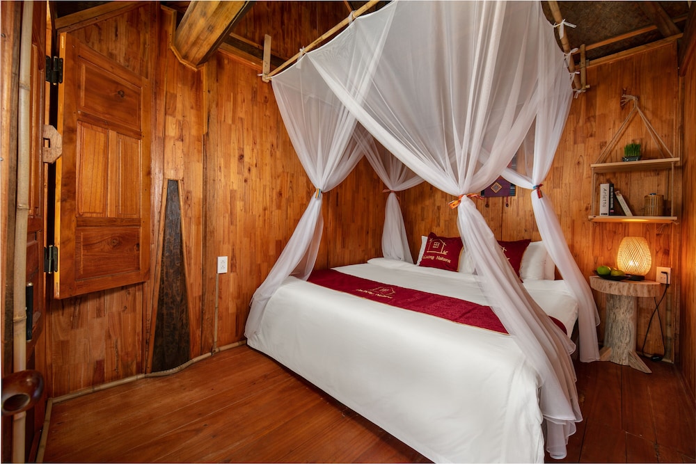 Standard Double Room, Shared Bathroom (on Stilt House) photo 3