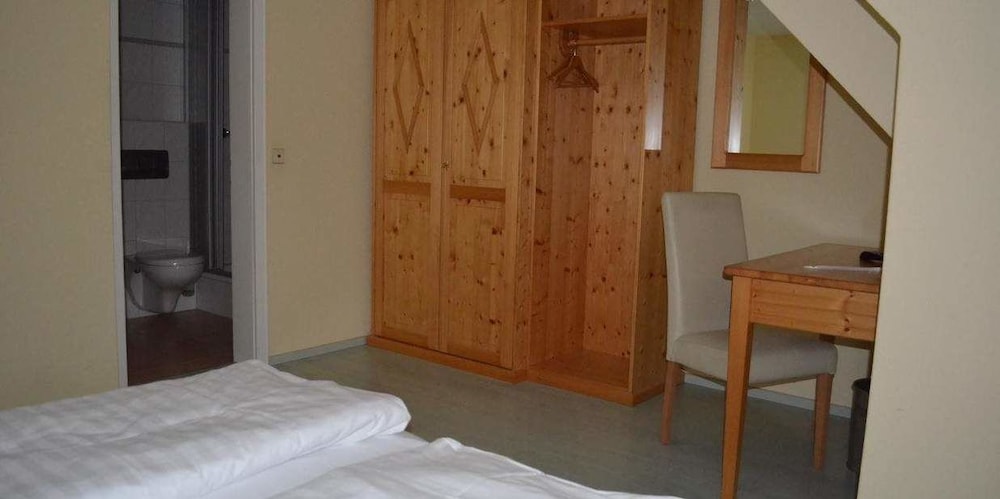 Standard Double Room photo 3