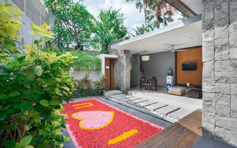 One Bedroom Pool Villas - Samaja Honeymoon Package (inclusive 1X Dinner 1X Massage) thumbnail 5