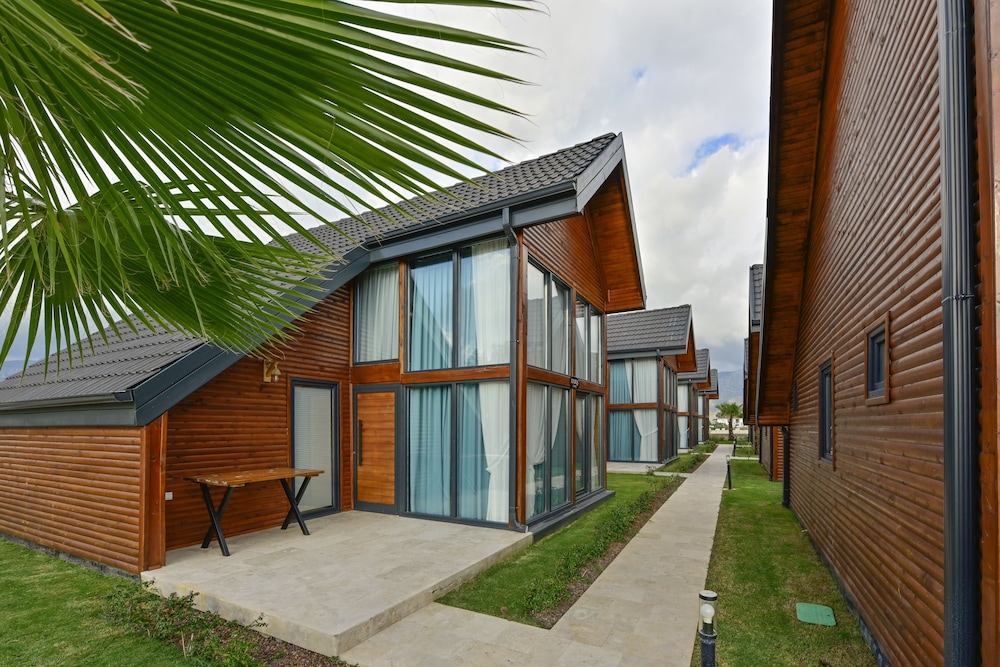 Family Villa, Multiple Beds, Kitchen, Garden View photo 1