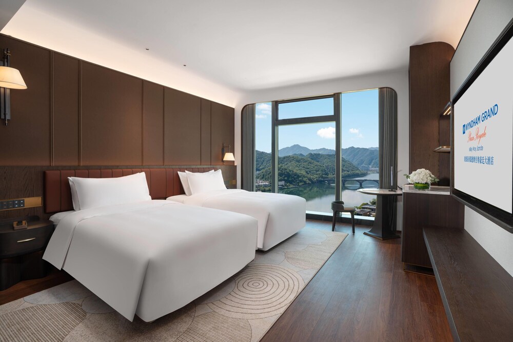 Room, 2 Twin Beds, River View (Elegant)