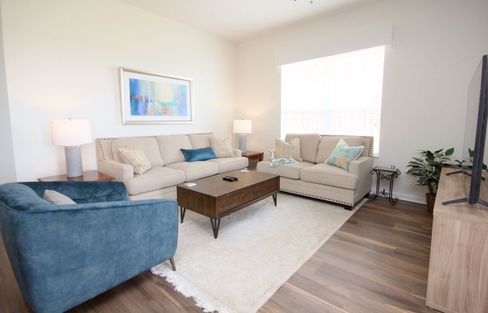 Premium Condo, Non Smoking, Lake View