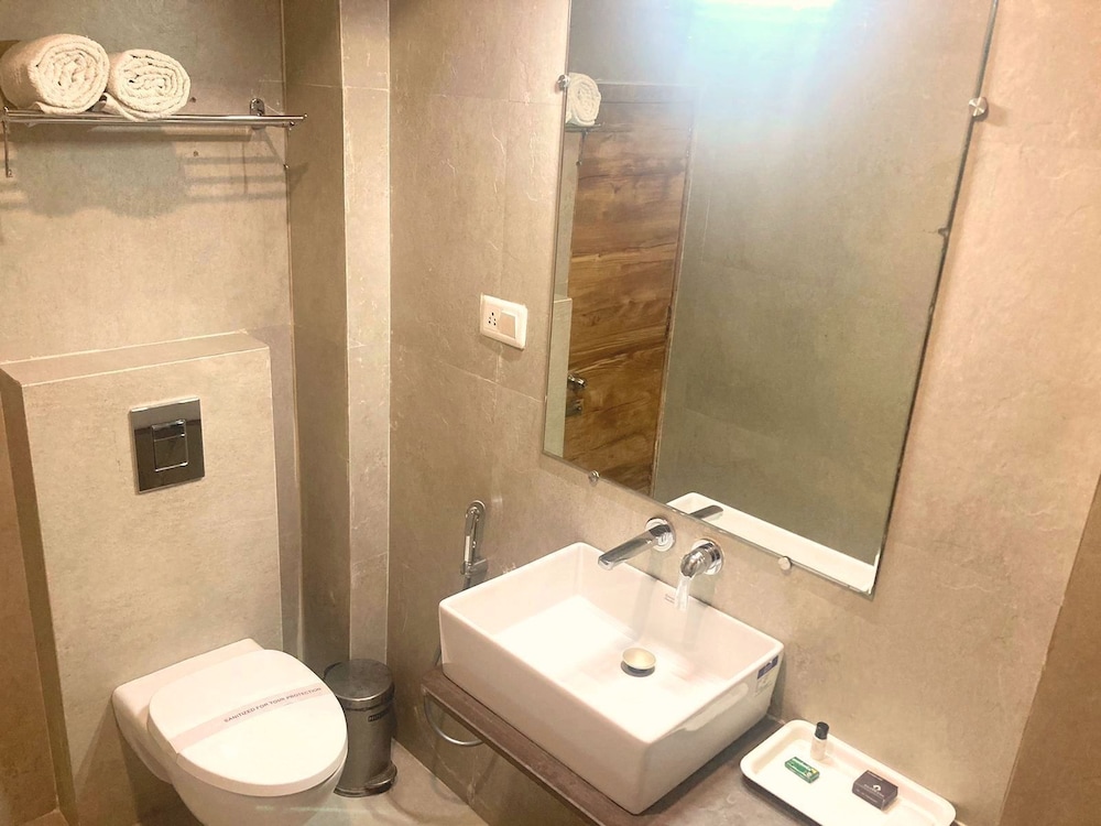 Deluxe Room - Photo 4