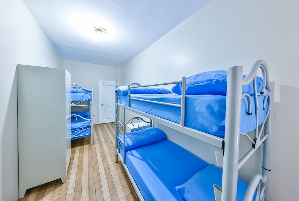 Economy Quadruple Room, Men only photo 3