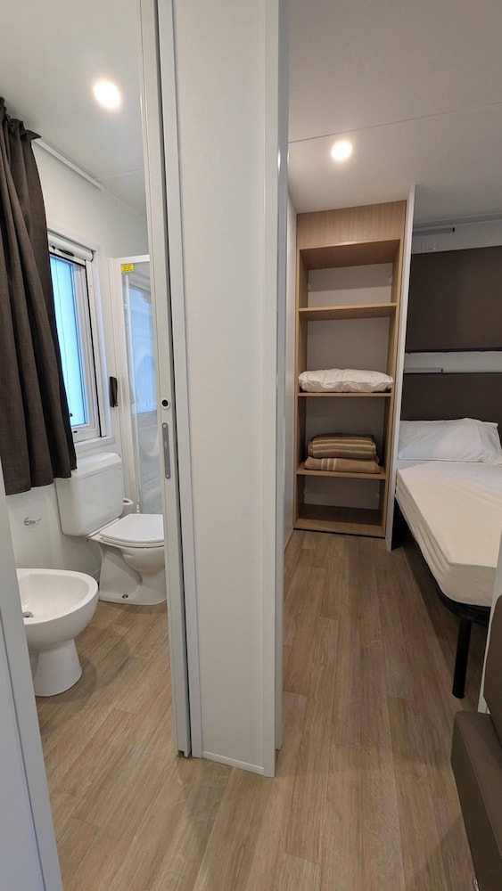 Mobile Home - Photo 12