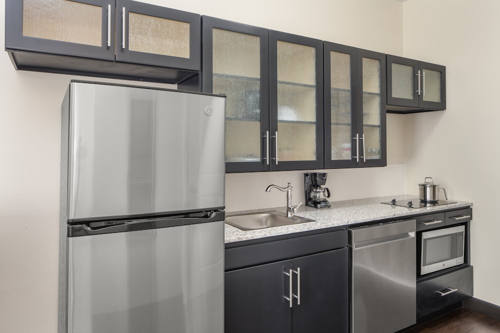 Studio Suite, 1 King Bed, Accessible (Communications, Roll-In Shower) - Photo 3