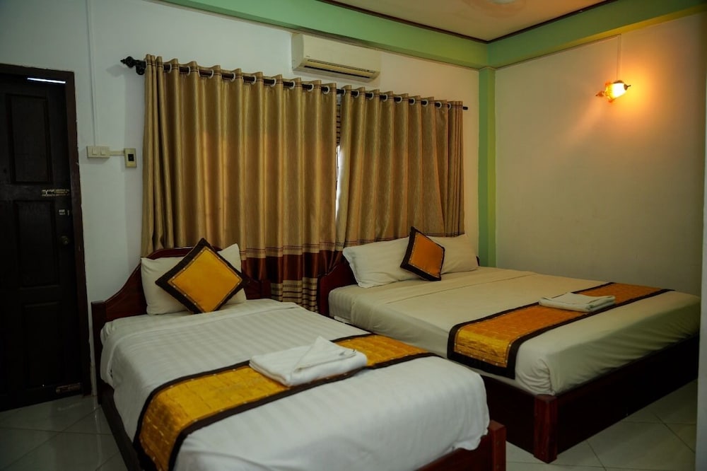 Economy Twin Room, Balcony, Mountain View photo 1