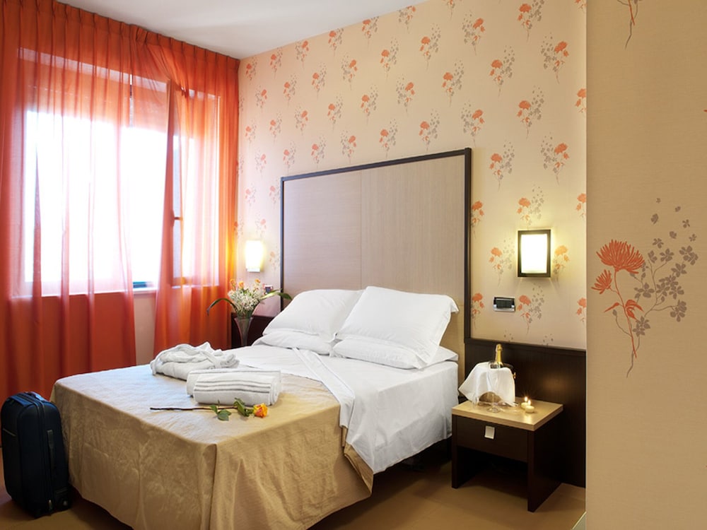 Standard Double Room - Photo 4
