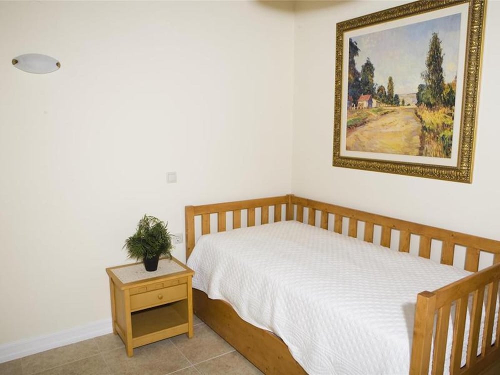 House, 5 Bedrooms, Accessible, Smoking