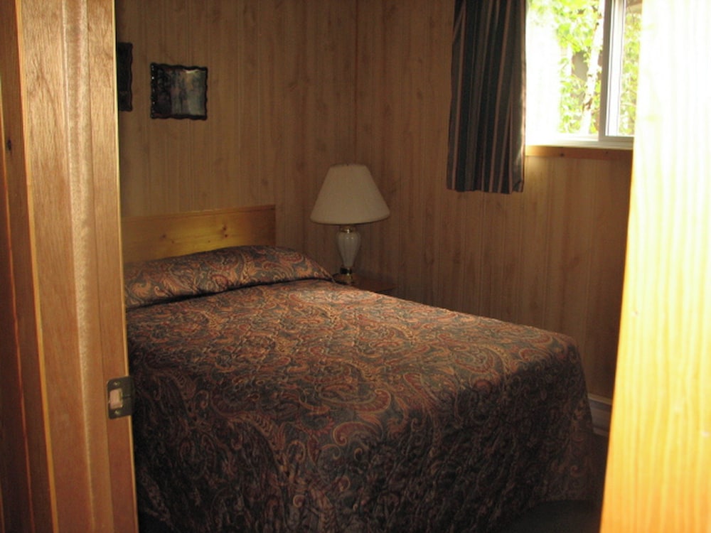 Classic Cabin, 2 Bedrooms, Beach View, Beachfront photo 1