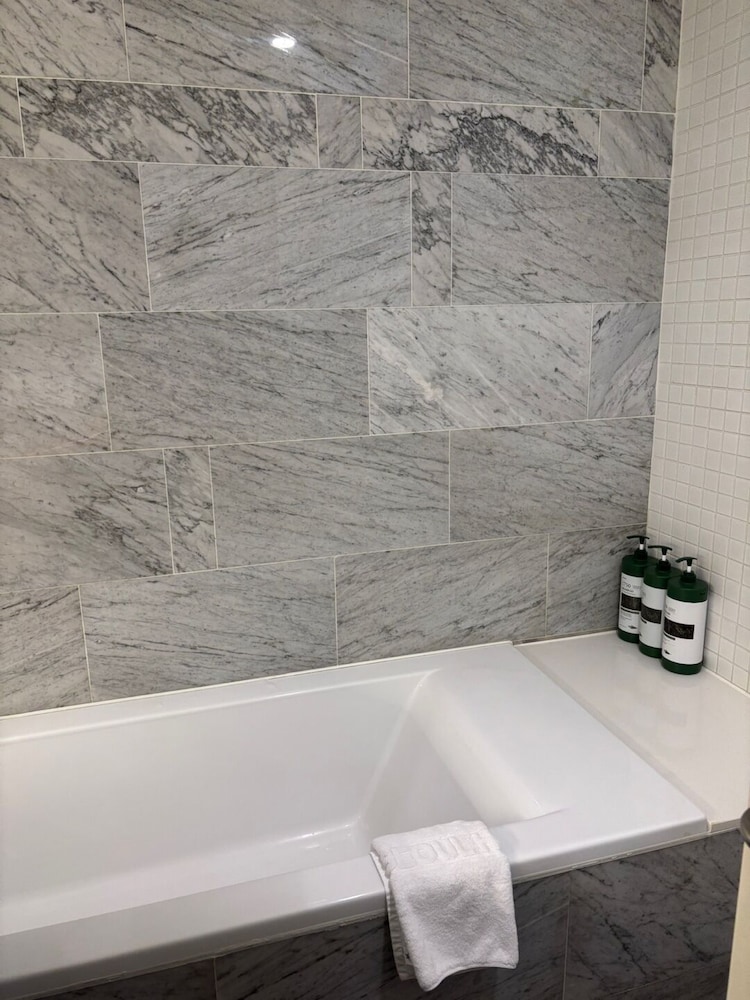 Deluxe Twin Room - Photo 6