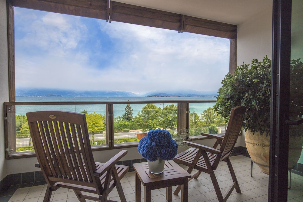 Panoramic Double Room, Balcony, Lake View - Photo 3