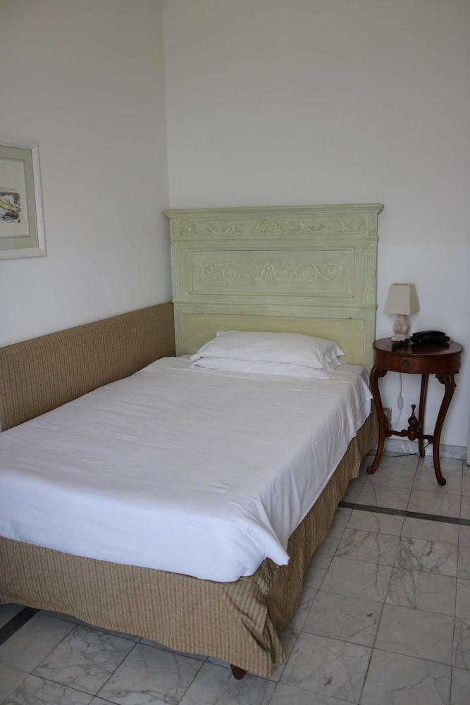 Standard Room, 1 Twin Bed, Non Smoking, Sea View (Bed is French Bed)