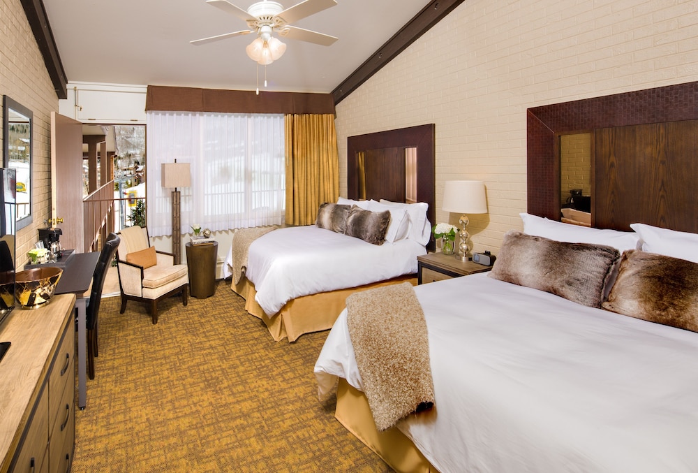 Superior Room, 2 Queen Beds - Photo 9