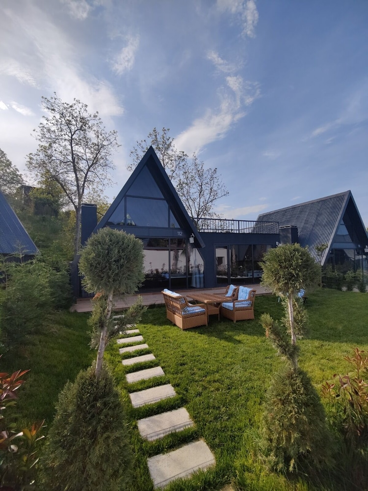 Deluxe Bungalow - Photo 8