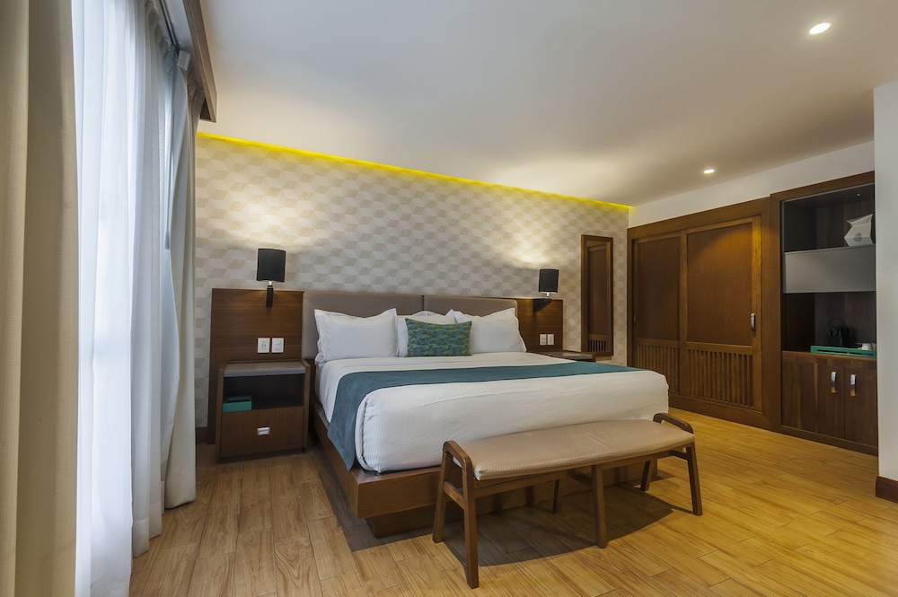 Standard Suite, 1 Queen Bed